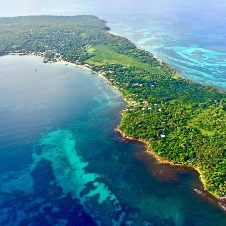 The Lighthouse Retreat, Little Corn Island, Nicaragua Hotell Exteriör bild