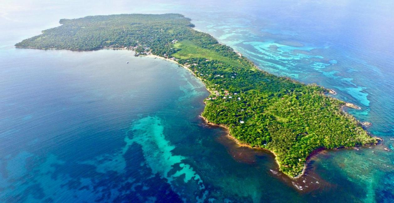 The Lighthouse Retreat, Little Corn Island, Nicaragua Hotell Exteriör bild